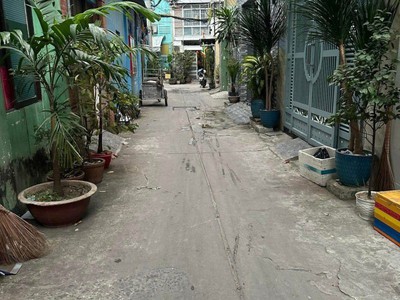 Nhà mới đẹp ngay chợ phạm văn hai, gần 20m2 ngang hơn 4m, 3 tầng btct 2pn 3wc , nở hậu, hoàn công 4