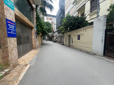 Cho thuê nhà nguyên căn ngõ ô tô vào tận nhà  hoàng cầu - đống đa 0