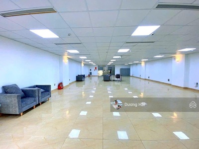 Bán tòa nhà văn phòng mặt phố hoàng cầu đống đa - 240m 9 tầng - view hồ dòng tiền 3 tỷ/năm 2