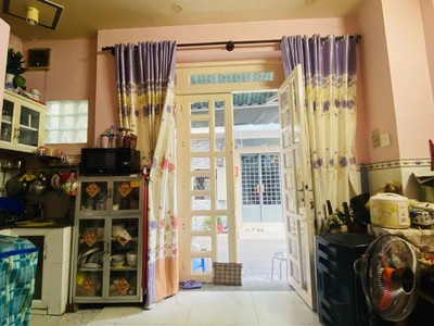 Phường 9 tân bình - xe tải đậu trước nhà - 3 tầng đúc btct - hẻm thông - kinh doanh sầm uất - chỉ 2