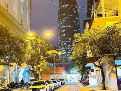 Nhà 3 tầng mt quận hải châu ngay toà nhà trái bắp 0