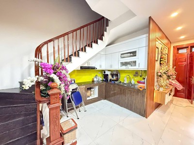 Nhà đẹp ở lê đức thọ   6 tầng - lô góc   cách phố 20m   sổ nở hậu   nhà mới xây, chủ thiện trí . 2