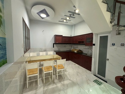 Cho thuê nhà 1 trệt 3 lầu full nội thất, 160m2, 4pn, hẻm rộng 7m, đ.thới an 28, q.12 2