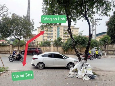 Nhà mặt phố gần công an tỉnh hà nam 102m2 3ty990 0
