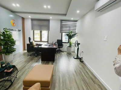 Cho thuê văn phòng siêu đẹp 140m2 - 40 triệu/tháng phố dịch vọng hậu, cầu giấy. tặng 10 ngày setup 4