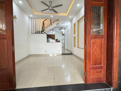 Cho thuê nhà 2 tầng thạnh xuân 22 ngay chợ minh phát q12 dt 76m2  4x19  2pn giá 8tr dt: 4 19 1 trệt 2