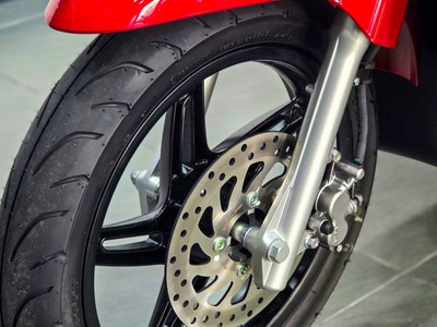 Vinfast Klara Neo - 28.8 triệu, 112km/sạc 4