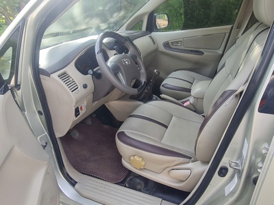 Cần bán innova sx 2015 bản E đủ. 2