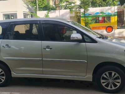 Cần bán innova sx 2015 bản E đủ. 5