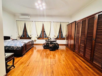 Cả phố Linh Lang chỉ duy nhất 1 căn bán 85m2 x Mặt tiền bề thế 7M - Vị trí đỉnh - Ô tô tránh - Kinh 2