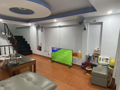 Bán nhà 3 tầng mặt tiền kinh doanh dĩ an,shr, giá chỉ bằng trong hẻm 1