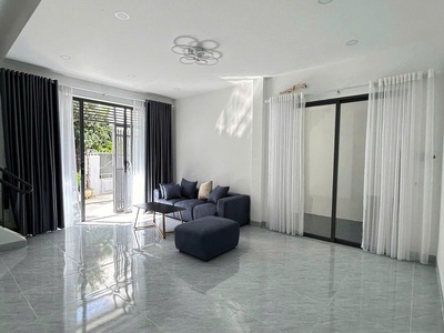  bán nhà 2 tầng   đường ôtô lý phục man, p. vĩnh phước, nha trang   cách đường 2/4: 100m   cách 0