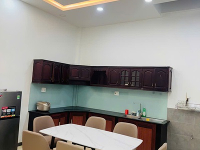 Cho thuê nhà 2 tầng hẻm oto đường bắc sơn - vĩnh hải - .     giá thuê 11tr/tháng. cọc 2 thanh 0