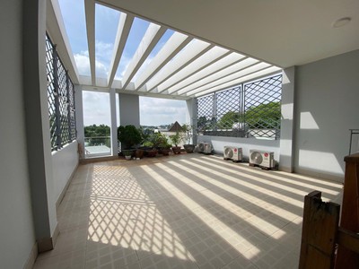 Bán nhà đẹp 3 tầng 224m2 dĩ an,đường xe hơi,sổ riêng,nhà hiếm gặp 3