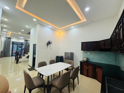 Cho thuê nhà 2 tầng hẻm oto đường bắc sơn - vĩnh hải - .     giá thuê 11tr/tháng. cọc 2 thanh 1