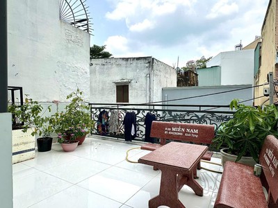 Nhà mới 3 tầng - 6 pn - hẻm 6m trải nhựa thông ra tên lửa - bình trị đông b- bình tân - gần chợ 4