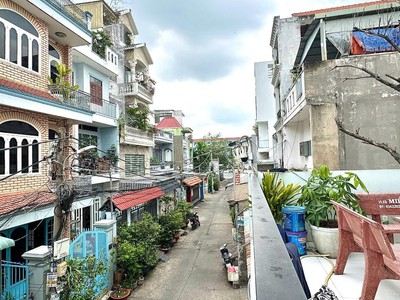 Nhà mới 3 tầng - 6 pn - hẻm 6m trải nhựa thông ra tên lửa - bình trị đông b- bình tân - gần chợ 0