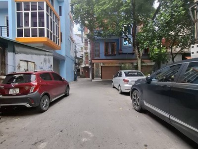 1 căn duy nhất     bán nhà nguyễn văn cừ, gia thụy 45m, gara oto 9 tỷ tl nhẹ. 2