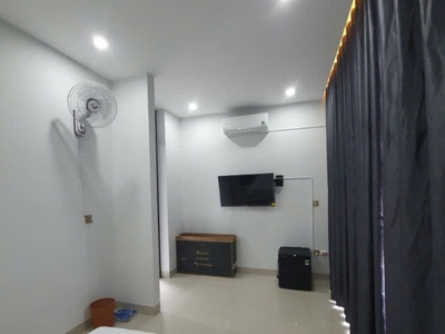 - toà căn hộ khách sạn 6,5 tầng đẳng cấp thu nhập 100tr/tháng, ngay cầu rồng, vài bước chân tới chợ 2