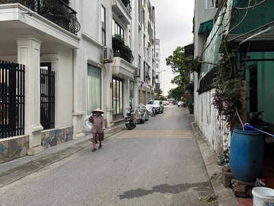 Rẻ vô địch     bán đất tặng nhà 2t. 100m lô góc, sát him lam thượng thanh chỉ hơn 7 tỷ còn tl 2