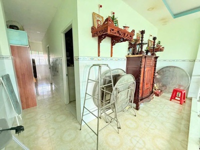 Bán nhà 1 trệt 1 lửng mặt tiền đường bê tông tại ấp 3, xã tân bửu, bến lức, long an 2