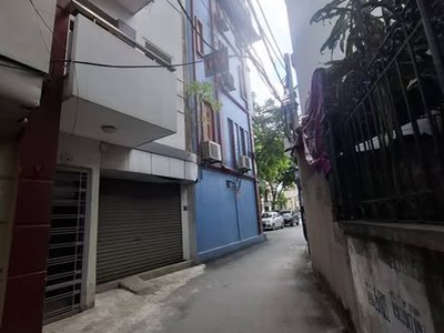 1 căn duy nhất     bán nhà nguyễn văn cừ, gia thụy 45m, gara oto 9 tỷ tl nhẹ. 3