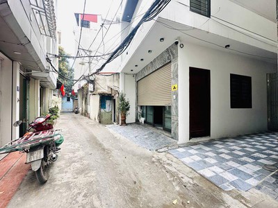 Nhà đẹp mới toanh - phố ái mộ- lô góc - ô tô vaò nhà, ngõ thông , kinh doanh đỉnh, thang máy chạy 0
