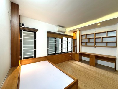 Nhà đẹp gần ô tô hạ yên quyết, nguyễn khang 35m 5t, chỉ hơn 8 tỷ 3