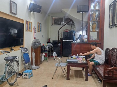 Vương thừa vũ 6 tầng ô tô tránh, trung tâm phố, định vi tương lai 1