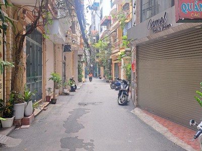 Vương thừa vũ 6 tầng ô tô tránh, trung tâm phố, định vi tương lai 0
