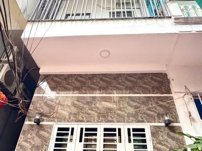 Hoàng mai ,lô góc gần phố ,ngõ nông, ô tô đỗ cổng 0
