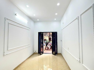 Hoàng mai ,lô góc gần phố ,ngõ nông, ô tô đỗ cổng 2