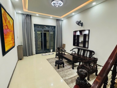 Cho thuê nhà 2 tầng hẻm oto đường bắc sơn - vĩnh hải - .     giá thuê 11tr/tháng. cọc 2 thanh 3