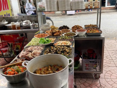 Sang nhượng quán cơm bình dân tại 42 phú lương, hà đông 2