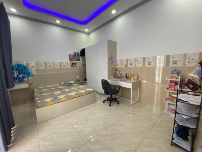 Bán nhà đẹp 3 tầng 224m2 dĩ an,đường xe hơi,sổ riêng,nhà hiếm gặp 1