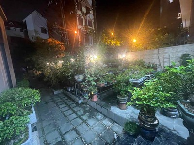Biệt thự sân vườn long biên, 190m x 4 tầng, mặt tiền 7.6m, ôtô tránh, nở hậu 2