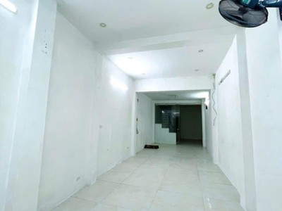 Cho thuê mbkd phố hoàng ngân 12 triệu 58m2 x 1 tầng, kd sạch, spa, showroom 2