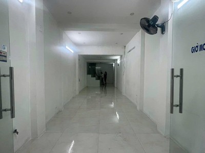 Cho thuê mbkd phố hoàng ngân 12 triệu 58m2 x 1 tầng, kd sạch, spa, showroom 1