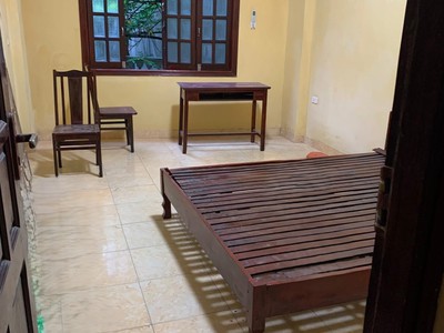 Cho thuê nhà ngõ 19 khương hạ 50m2 x 2.5 tầng, 2 ngủ, 7.5 triệu ở gđ, nhóm 4 người 3