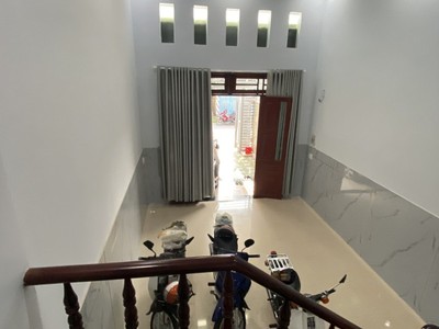 Bán nhà 3 tầng mặt tiền kinh doanh dĩ an,shr, giá chỉ bằng trong hẻm 4