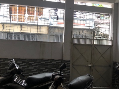 Xung quanh khu tiện ích- gần trường hoc, nhà thờ, gần chợ- có nhà bán 2 mặt tiền tiện kinh doanh đa 4