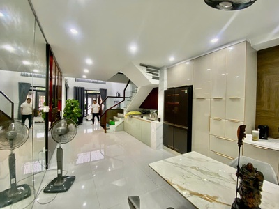 Bán nhà 4 tầng, 122m , 4pn, 4wc, q.9, 12.8 tỷ, sổ hồng 0
