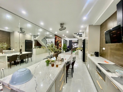 Bán nhà 4 tầng, 122m , 4pn, 4wc, q.9, 12.8 tỷ, sổ hồng 1