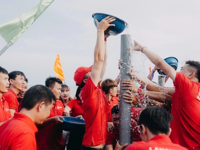 Trụ ống nhựa thủng  Dâng thủy đoạt ngọc Ống nước rò rỉ 2