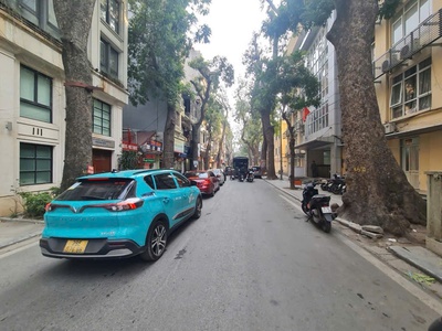 Siêu phẩm mặt phố hàng tre hoàn kiếm. trái tim phố cổ. dt: 97m  x 5 tầng   giá: 60 tỷ.có tl 2