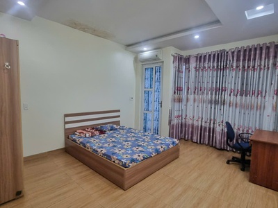 Cho thuê nhà Văn Cao vị trí đẹp, 5 p.ngủ full nội thất. 2