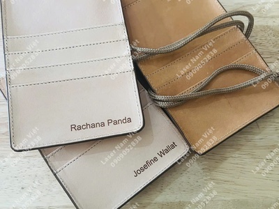 Khắc ví da, túi xách theo yêu cầu 0