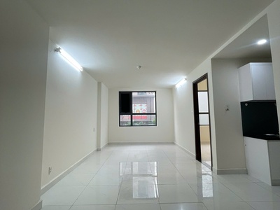 Cho thuê shophouse 151m2 , trệt , lầu , 3wc , 3pn . 15tr ngay 2225 phạm thế hiển , q.8 2