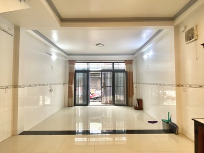 Bán nhà - tỉnh lộ 10 - giáp q6 - 55m2 - ngang 5.5 x 10m - chỉ 3.99 tỉ 1