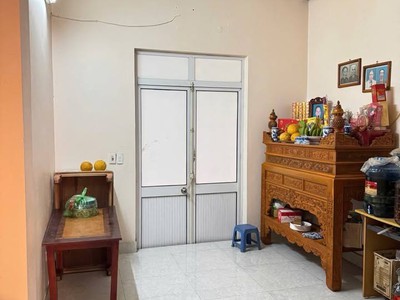 Bán nhà 3 tầng, 40m2, ngõ hoa lâm, đức giang - long biên - giá 5.650 đ- sổ đỏ chính chủ 2